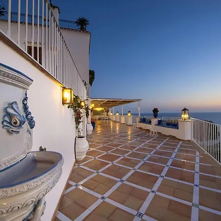 Emerald Shores * Praiano